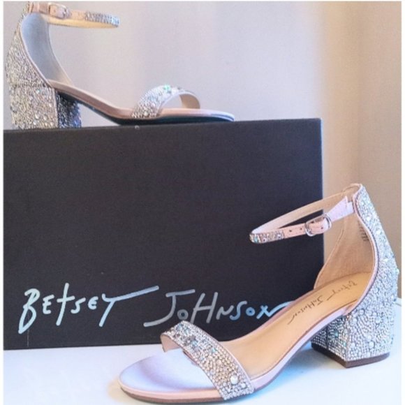 Betsey Johnson Wide Heels Size 5.5 Wide - Picture 8 of 9